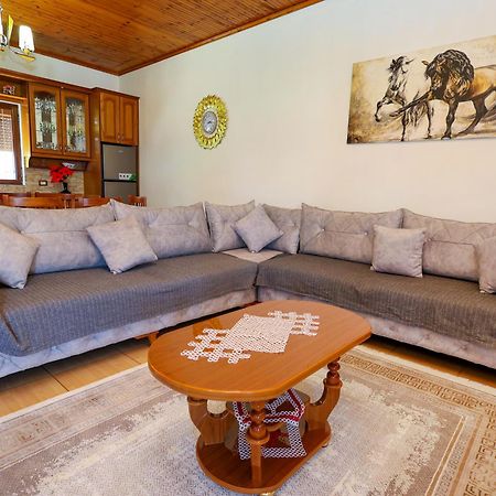Villa Kevin Berat Luaran gambar