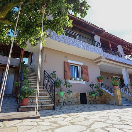 Villa Kevin Berat Luaran gambar