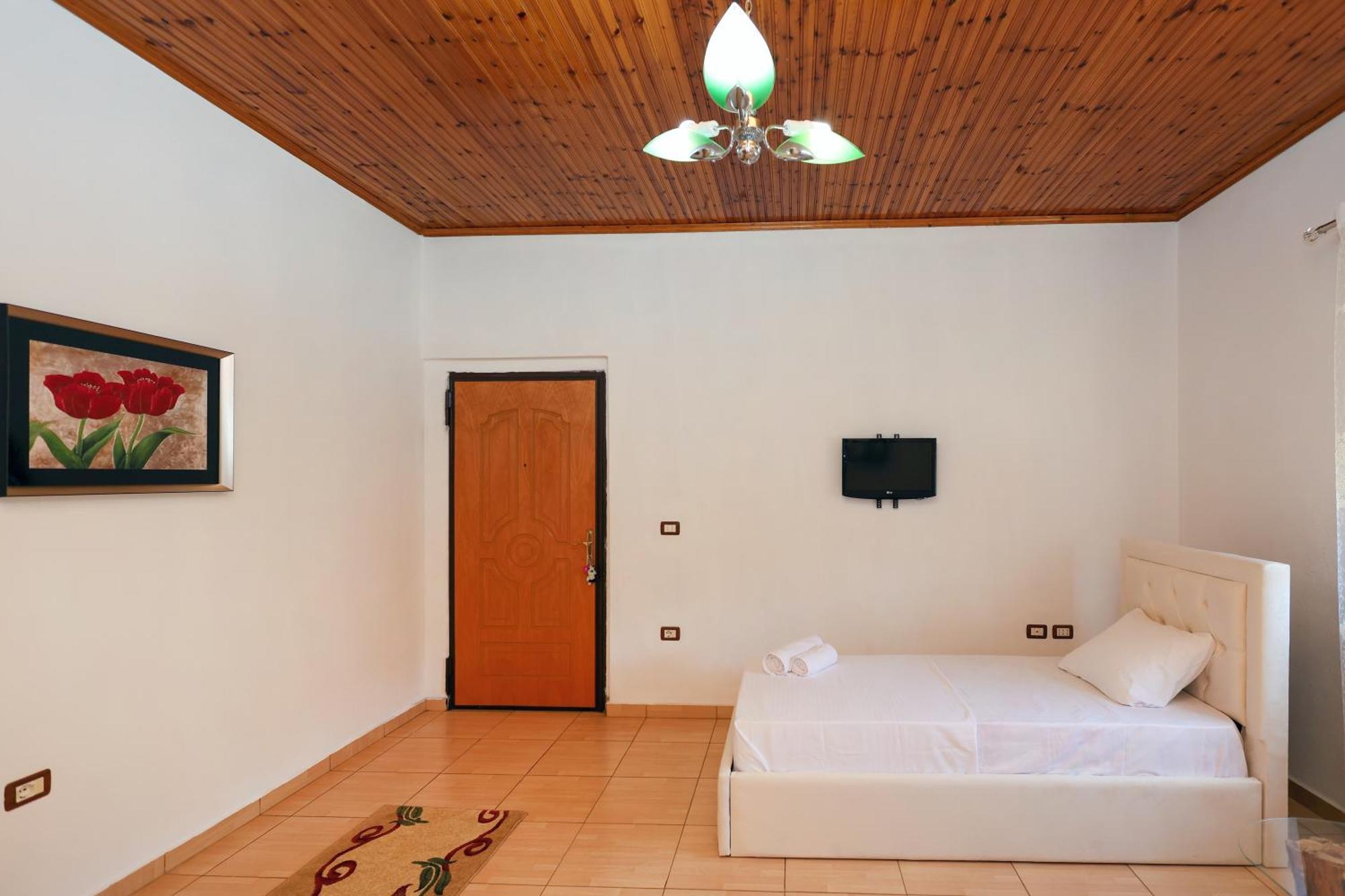 Villa Kevin Berat Luaran gambar