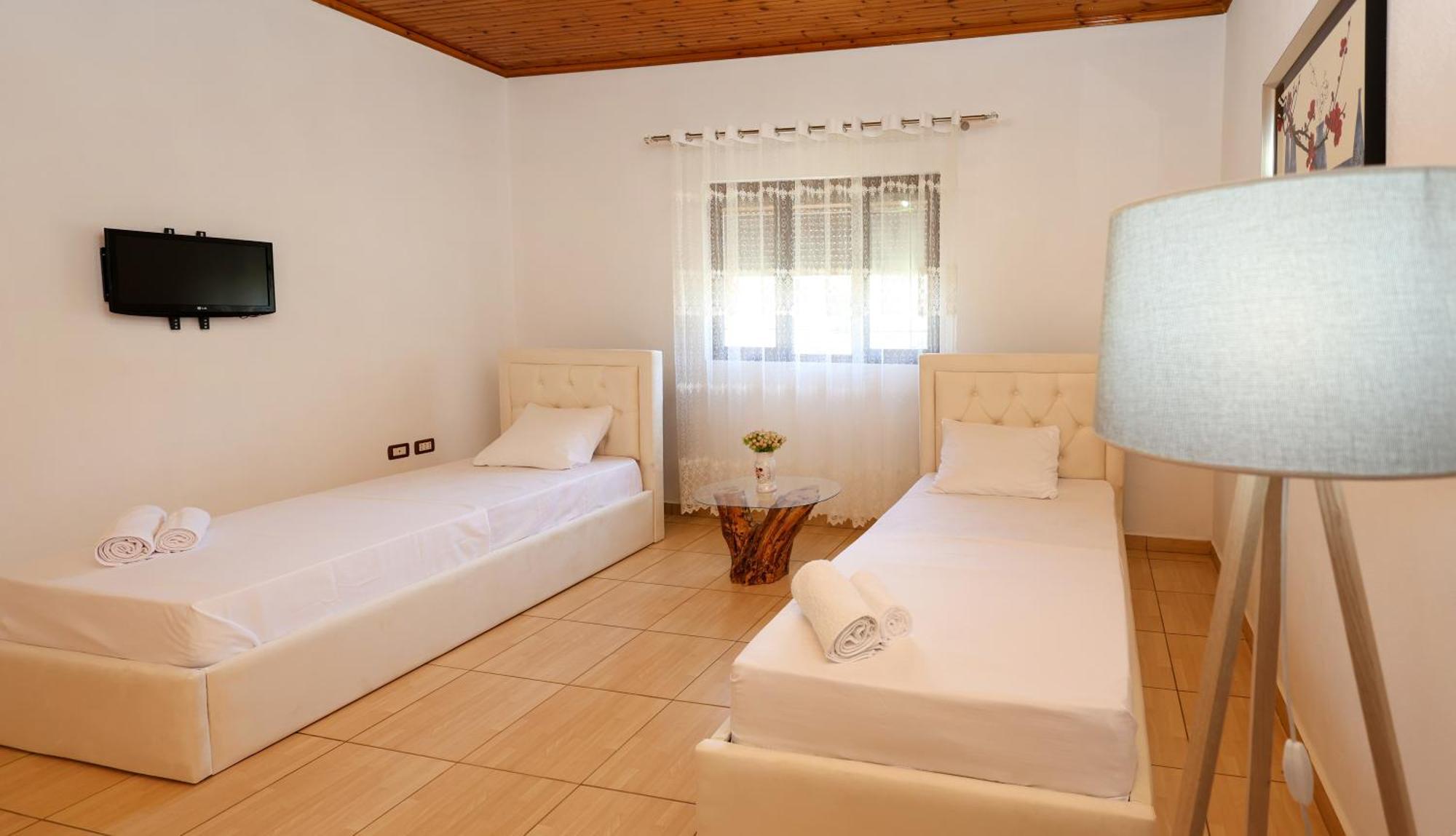 Villa Kevin Berat Luaran gambar